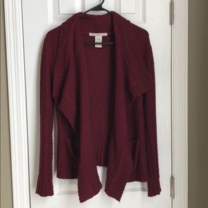 Women’s American Rag sweater in maroon